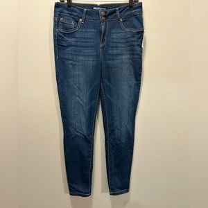 NWT Wallflower skinny jeans